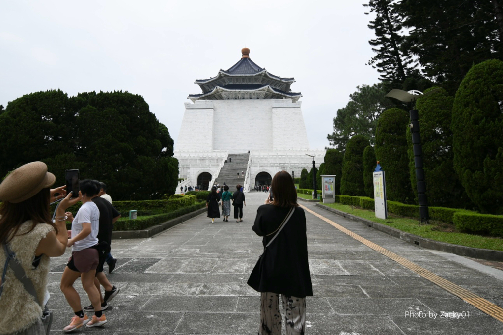 中正紀念堂” National CKS Memorial Hall”
