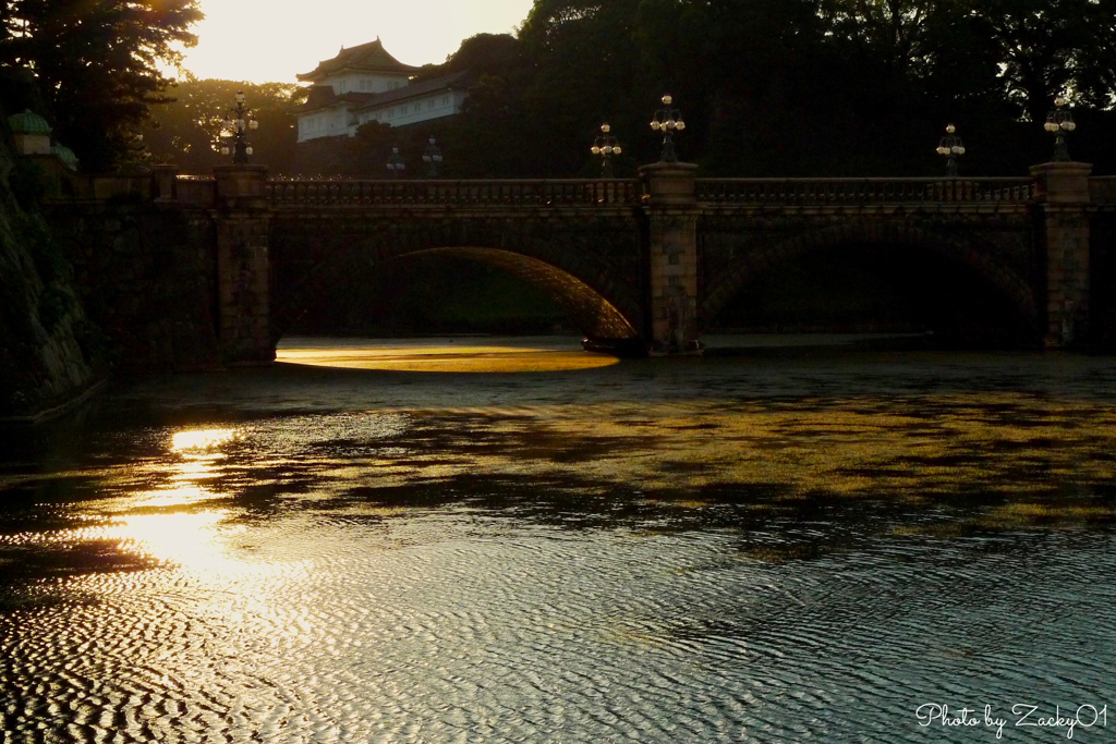 夕暮れのアーチ