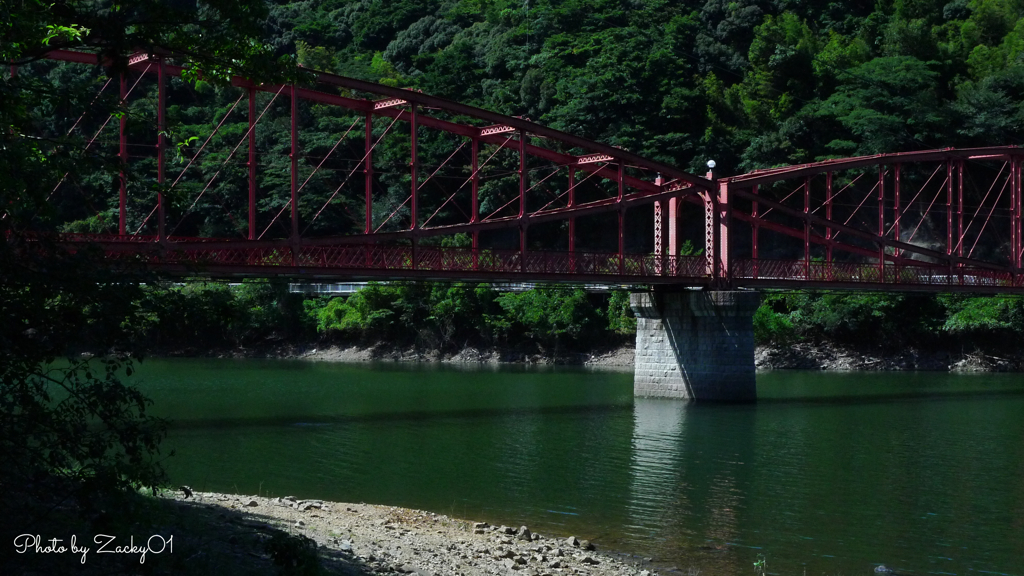 Lenticular Truss Bridge