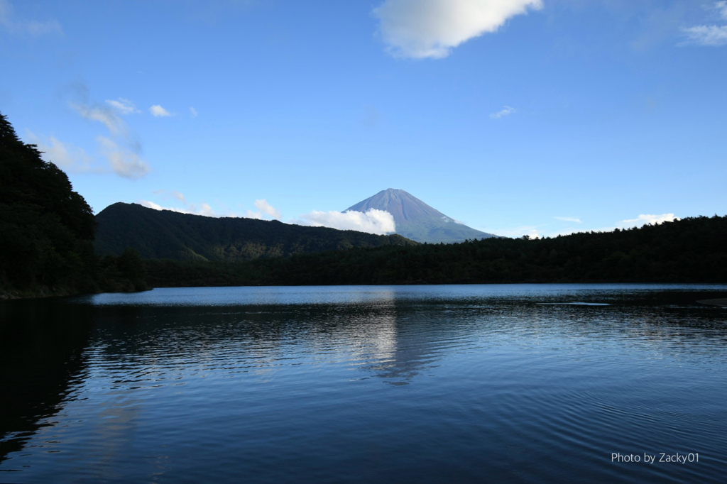 雲と逆さ富士