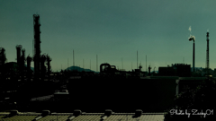 島と工場の営み