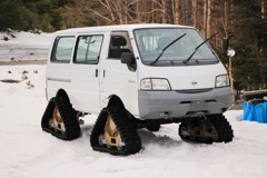 冬の高級車 (白駒池)