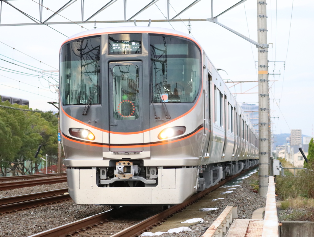 323系