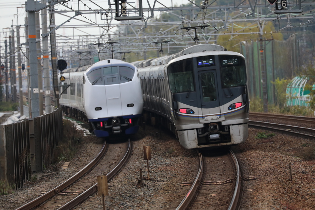 「はるか」が追い抜き
