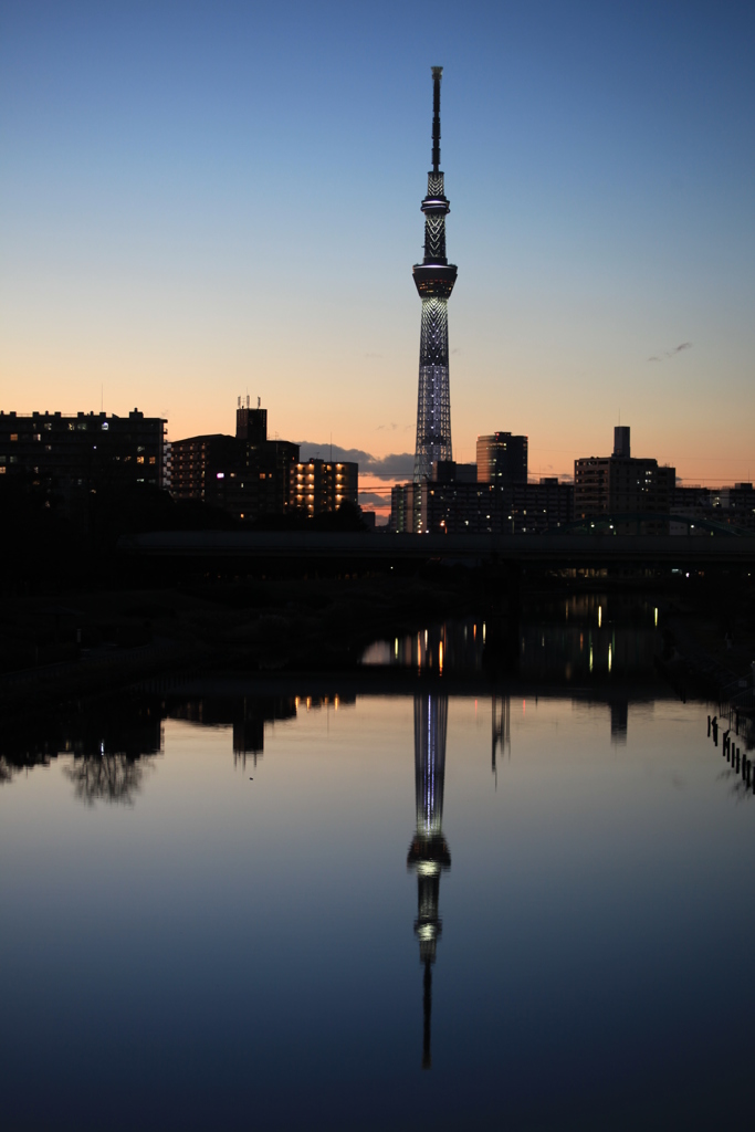 静かな川面