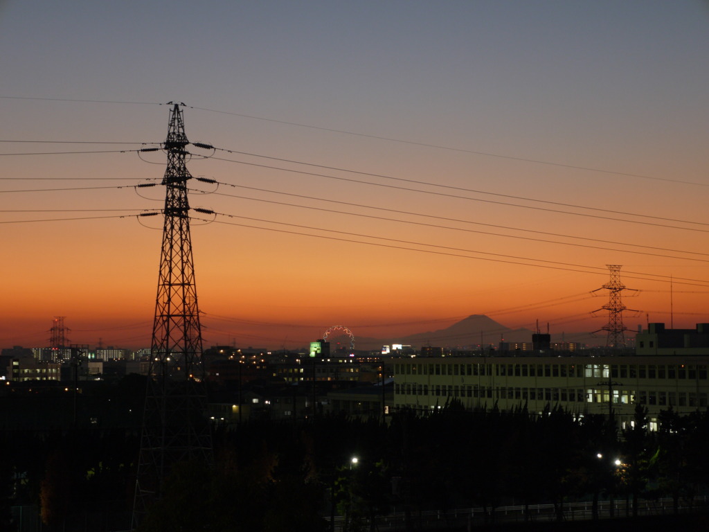 夕暮れと富士山