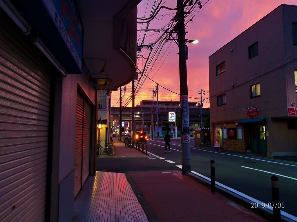 夕暮れ　梅雨時の晴間