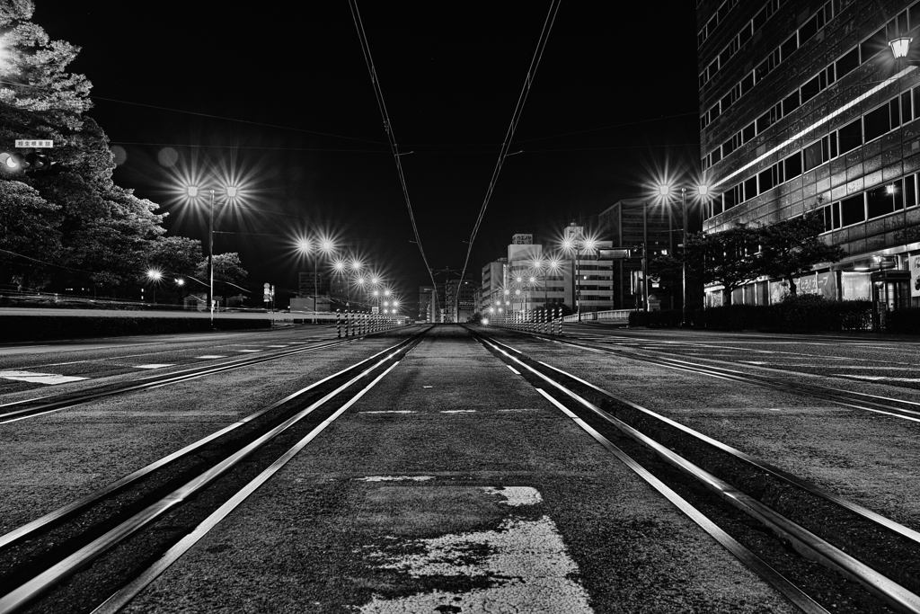 夜の路面電車軌道