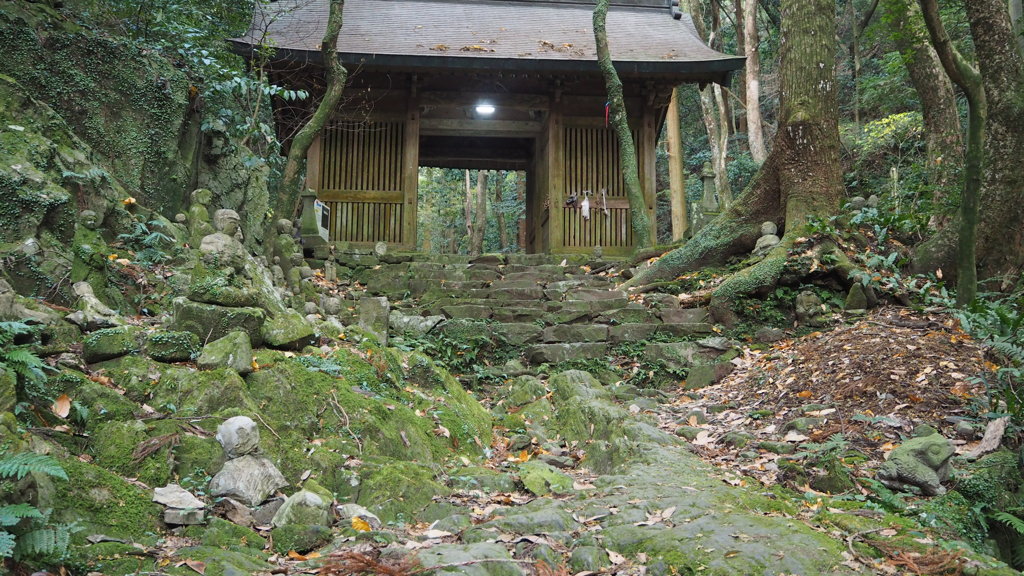 福岡県みやま市清水山　道中　②