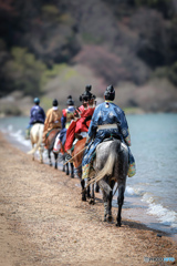 湖岸へ