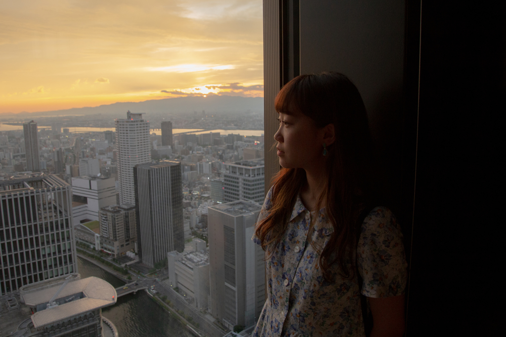 夕刻の窓辺