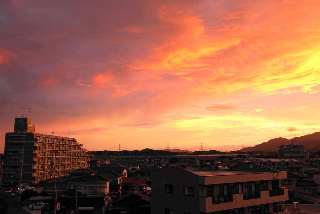 夜明け 台風接近中