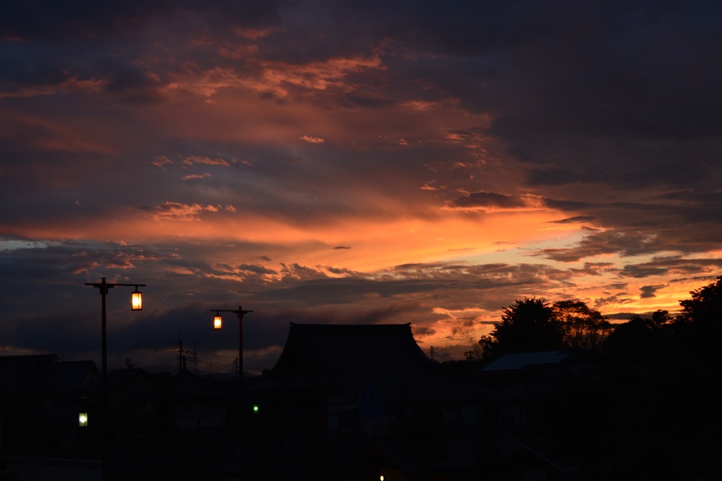 お寺の夕焼け