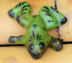 蛙の置物　１