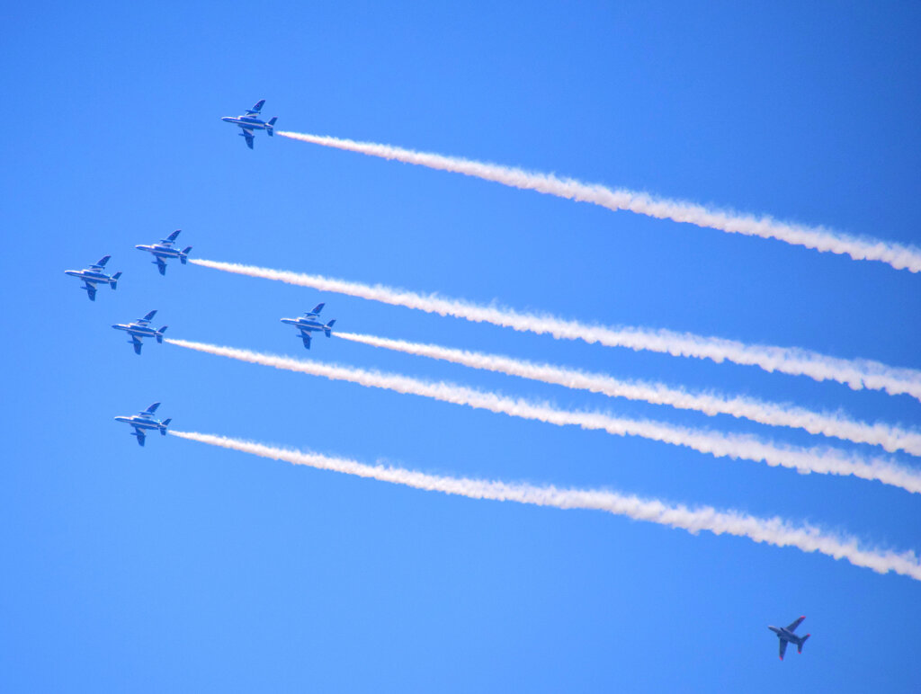 ブルーインパルス都内上空を飛ぶ！４