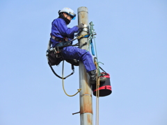 矢上川を守る・・河川水位の機器をメンテナス