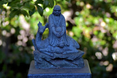 近所のお寺の参道にて・・・７