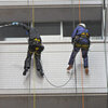 ビル壁高圧洗浄作業中！　3/3