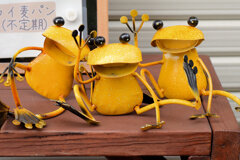 蛙の置物　５