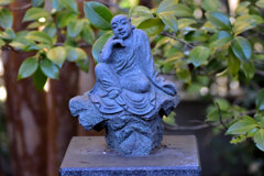 近所のお寺の参道にて・・・２