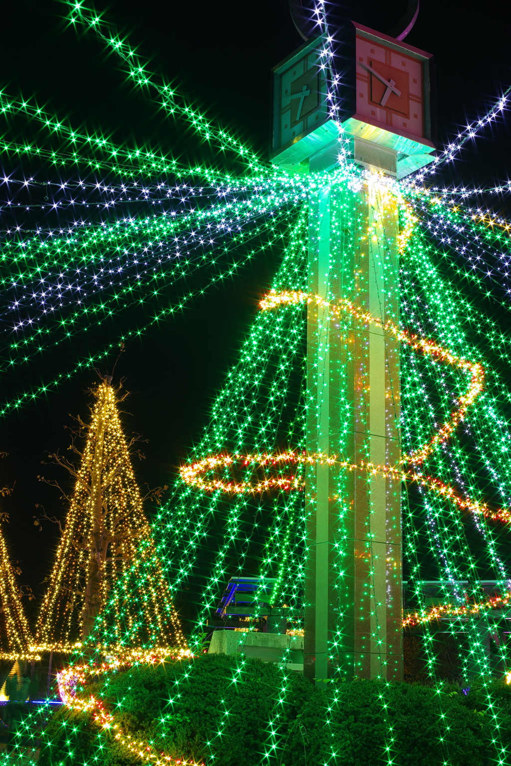 まるでクリスマスツリーのような。