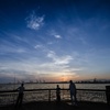 空と海と釣人と