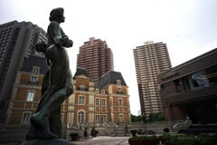 ガーデンプレイス　曇天