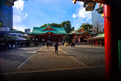 都会の神社-1