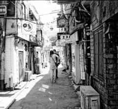 真昼のゴールデン街　２