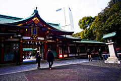 都会の神社-4