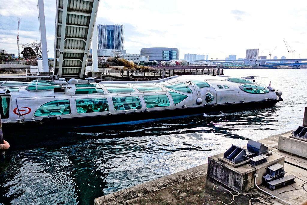 水上バスの風景