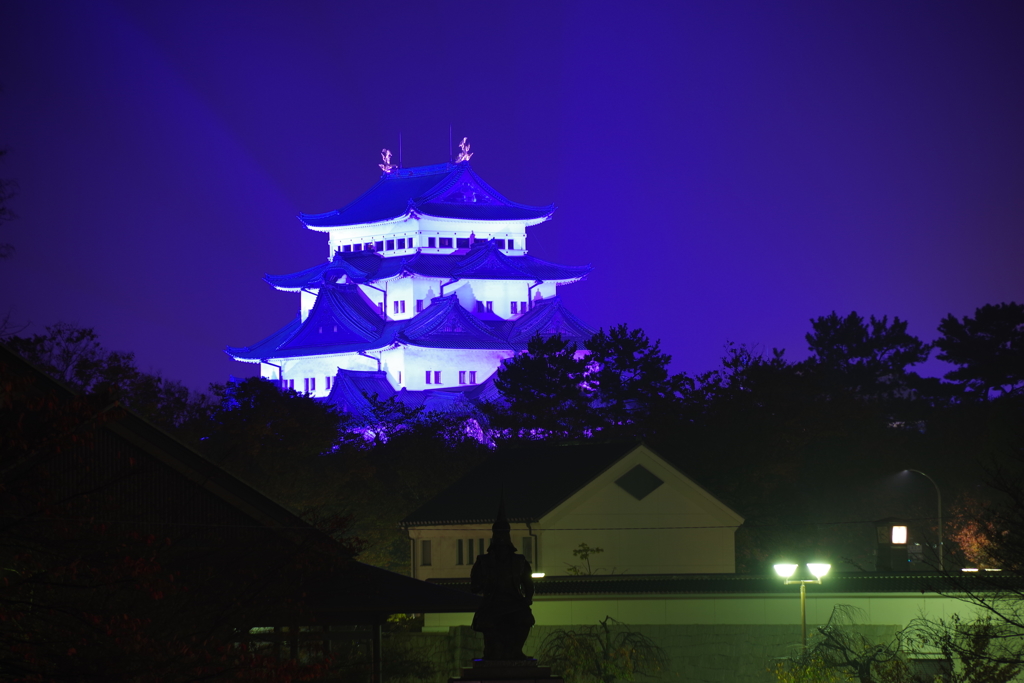 青の名古屋城 