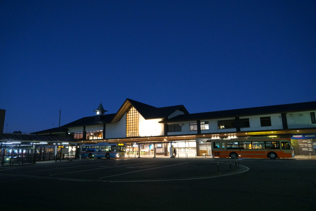 早朝の鎌倉駅