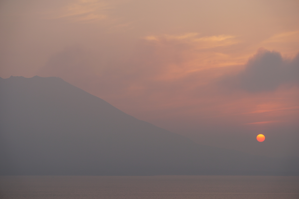 桜島と朝日