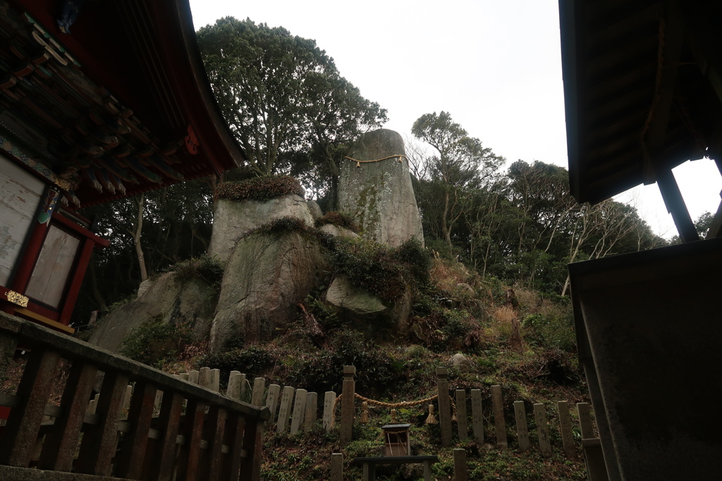 神籠石(ひもろぎいし)