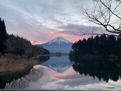 逆さ富士