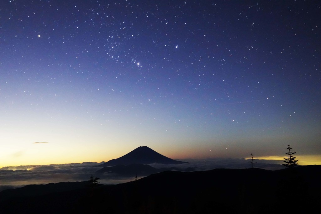 オリオン座と富士山