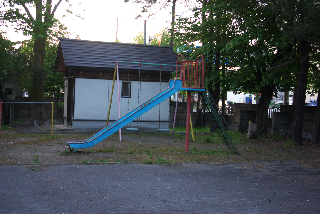 パステルな滑り台