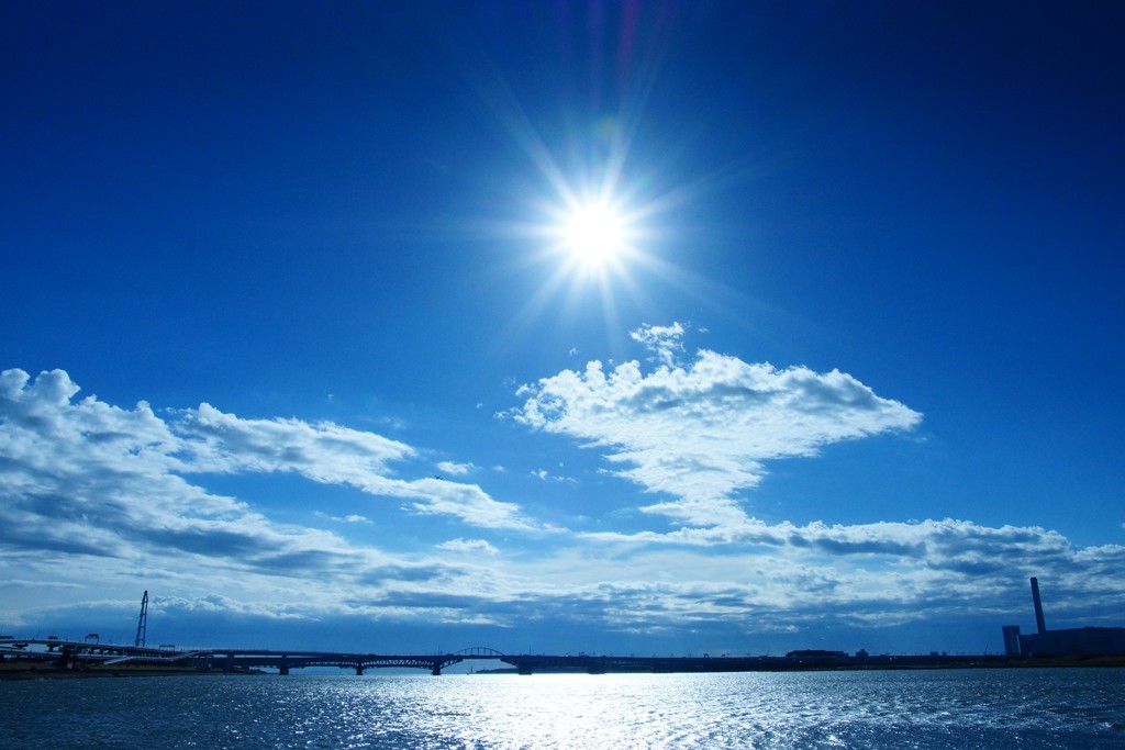 青い空と海