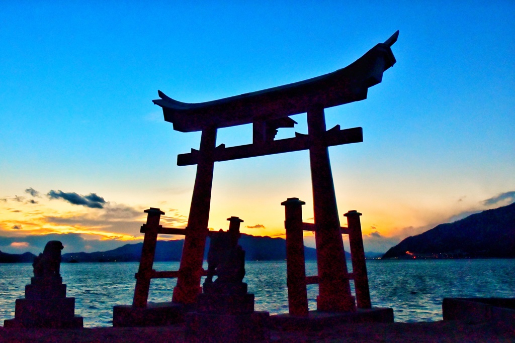 岩子島、厳島神社