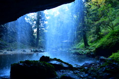 龍頭が滝　裏側