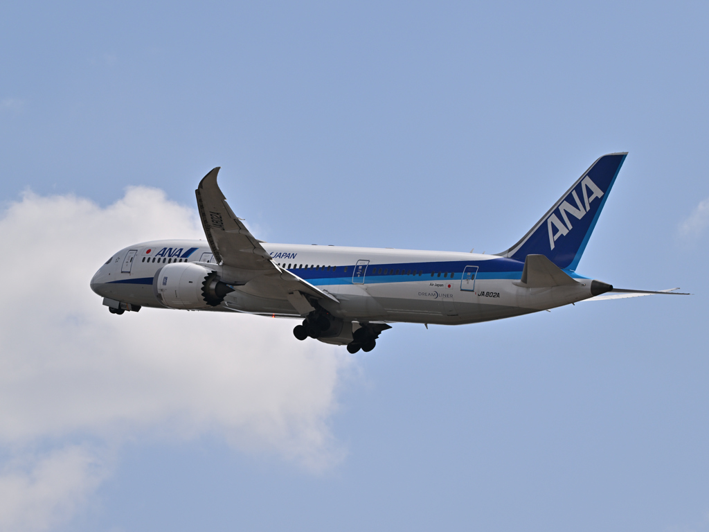 ７８７