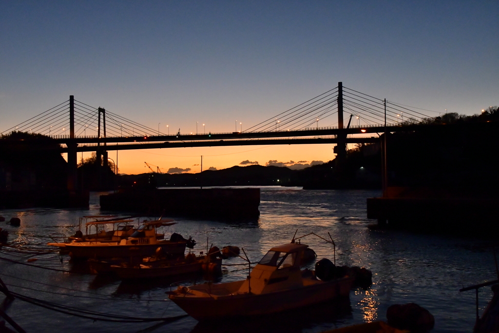 尾道大橋と朝陽