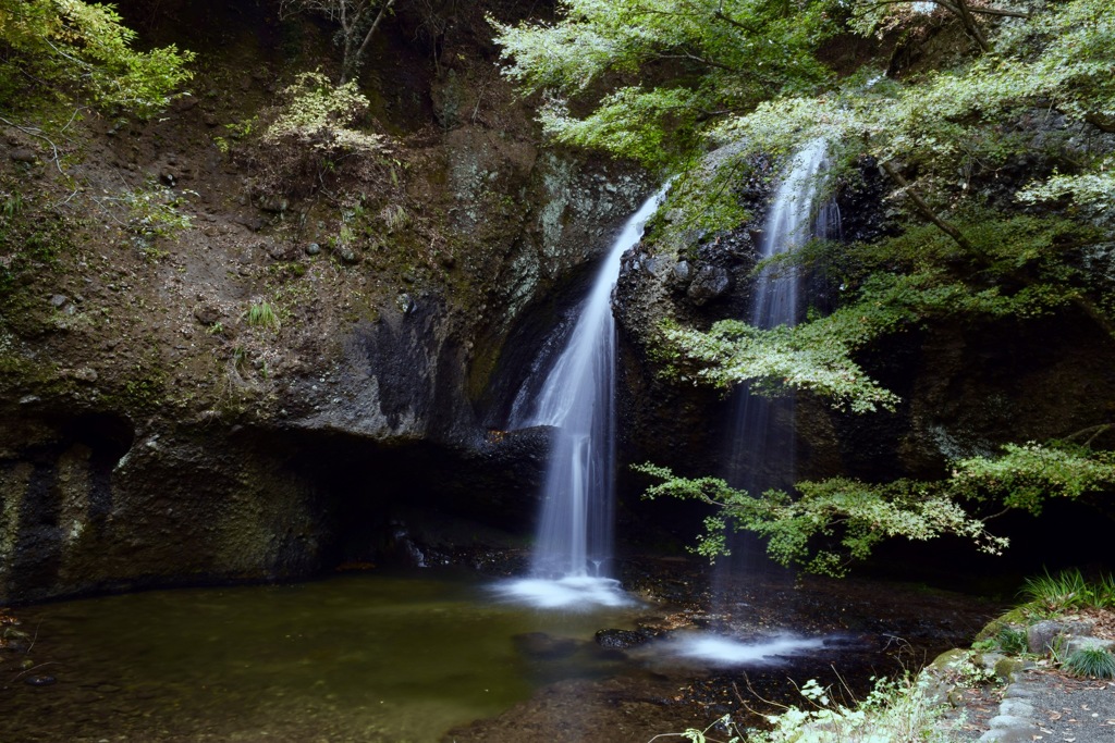 月待の滝