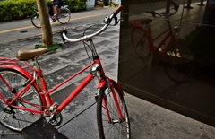 赤い自転車