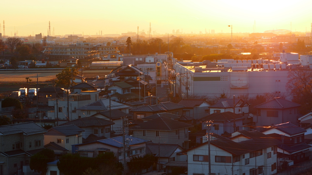 街と夕暮れ