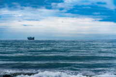 苫小牧　海に浮かぶ　巨大船