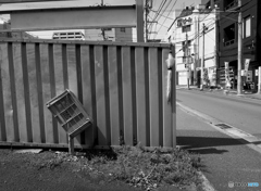 シリーズ 召し上がれ俺の道草 「傘とP箱」