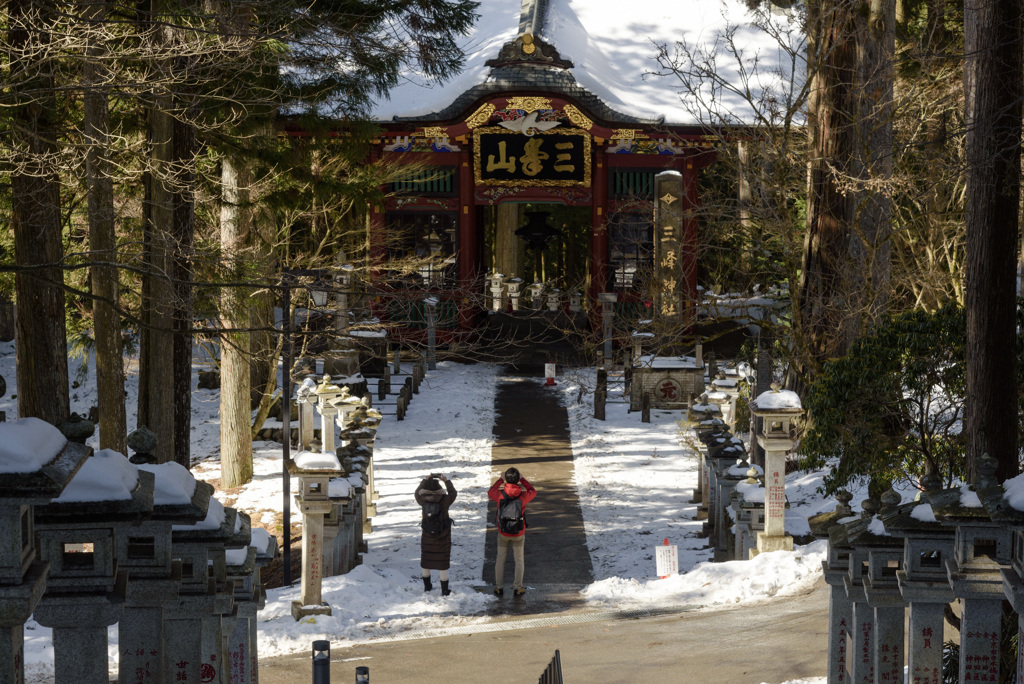 三峯神社 随身門