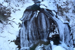 冬の関山大滝